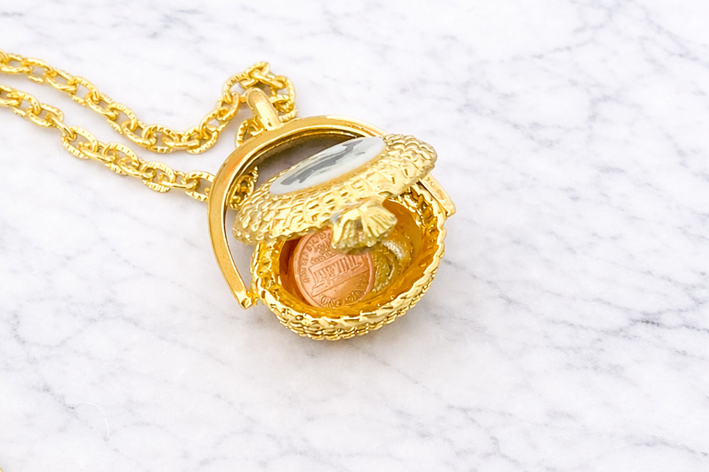 Nantucket Basket Necklace